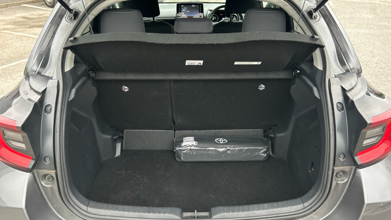 Toyota Yaris 1.5 Hybrid Design 5dr CVT Hybrid Hatchback